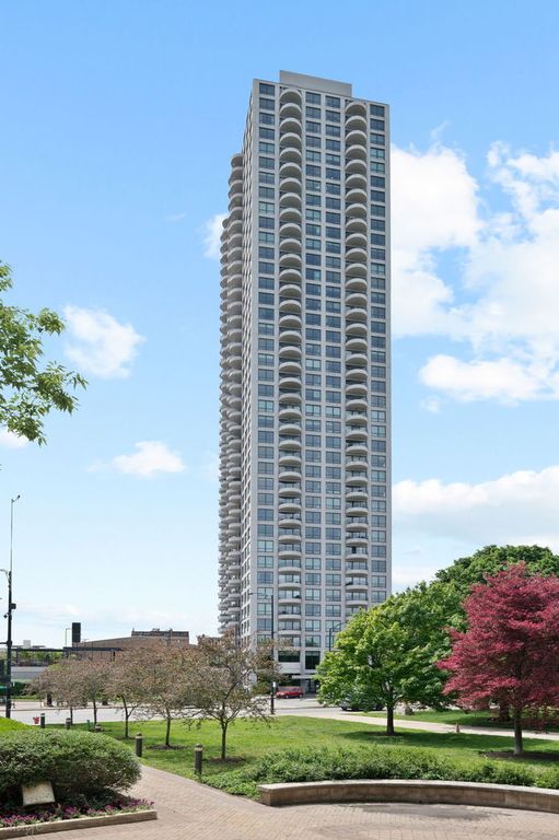 2020 N Lincoln Park W APT 18M, Chicago, IL 60614 condo