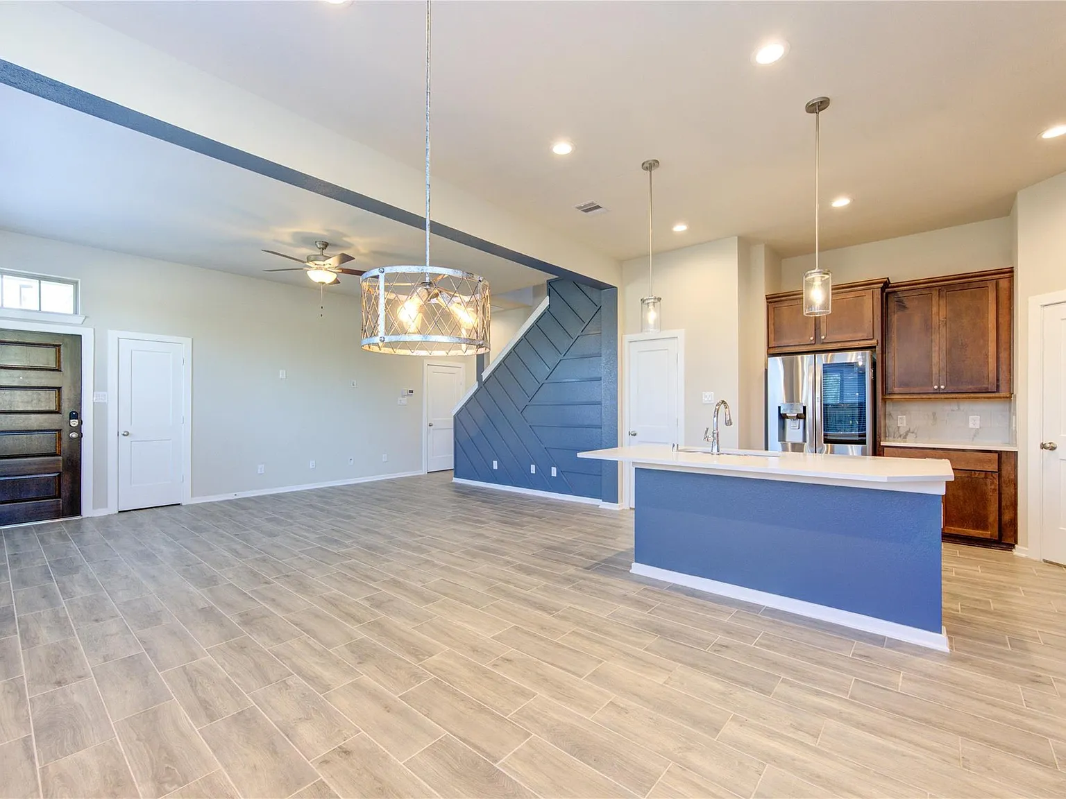 3 bed, 2.5 bath, 1802 sqft, $2,399 — Photo 4