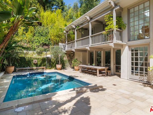 1610 Benedict Canyon Dr