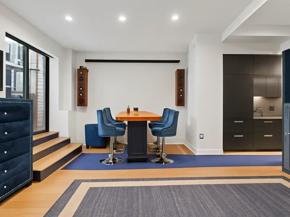 20 Pine Street image 8 of 17