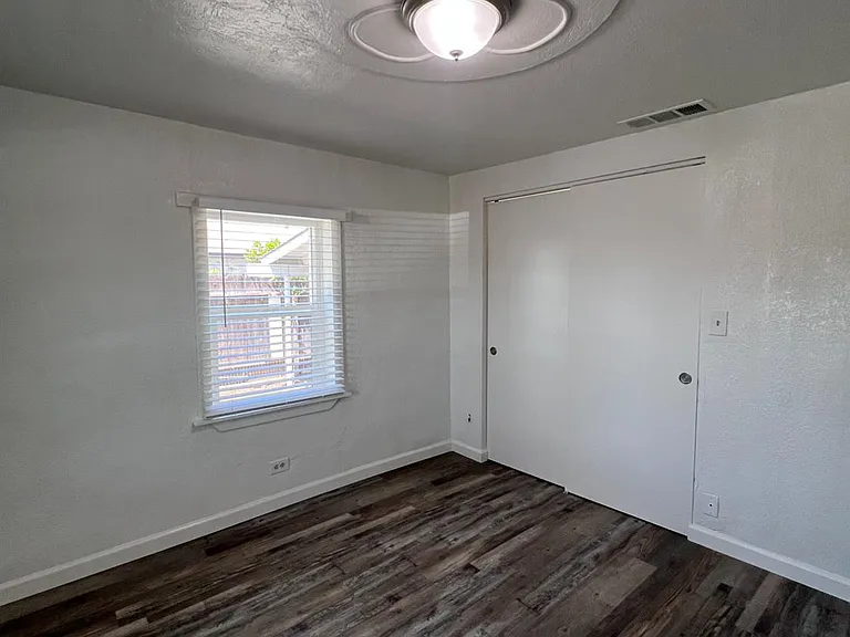 230 W Pinedale Ave — Photo 15
