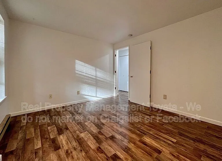 1338 Puget St #1 — Photo 7