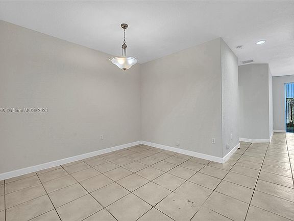 3rd image of 1385 SE 26th Ave