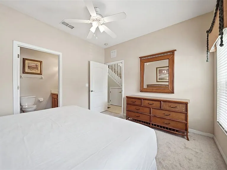 2402 Caravelle Cir — Photo 14