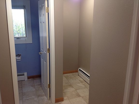 Utility room, 1/2 bath main 