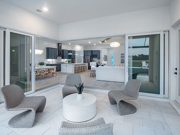 Covered outdoor lanai