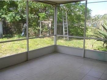 3rd image of 1621 N Page Dr