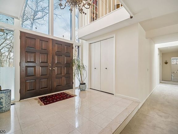 5th image of 137 High Oaks Dr
