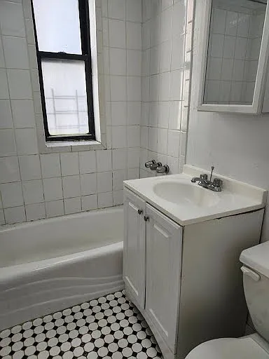 1 bed, $1,682 — Photo 3