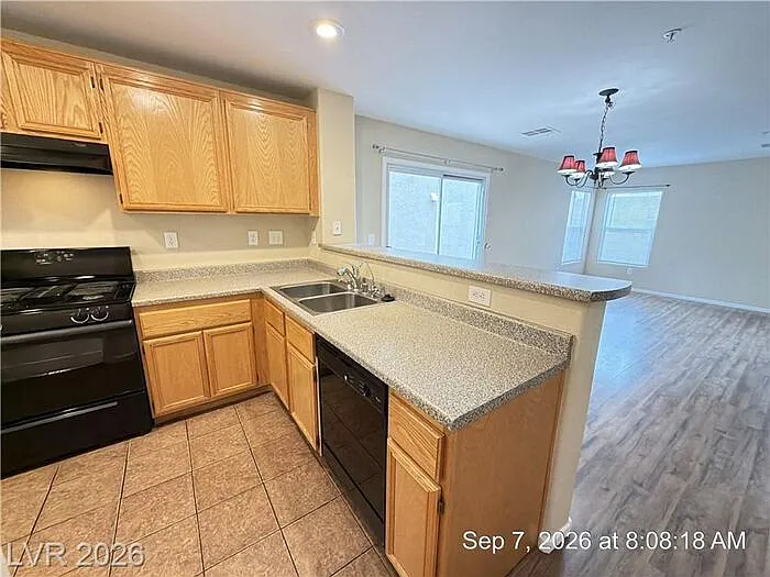 3 bed, 2.5 bath, 1337 sqft, $1,775 — Photo 4