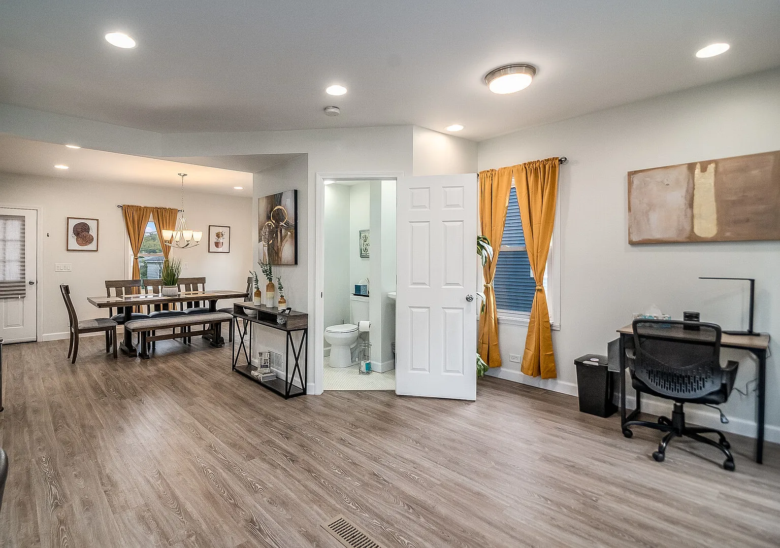 Villa Park Rental - W School St — Photo 2