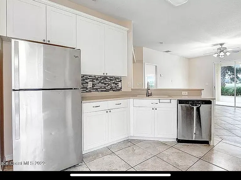6047 Indigo Crossing Dr — Photo 10