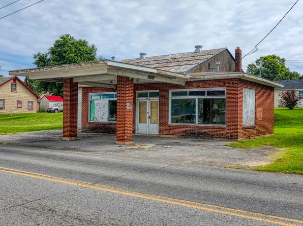 2457 Old Greenbrier Pike, Greenbrier, TN 37073