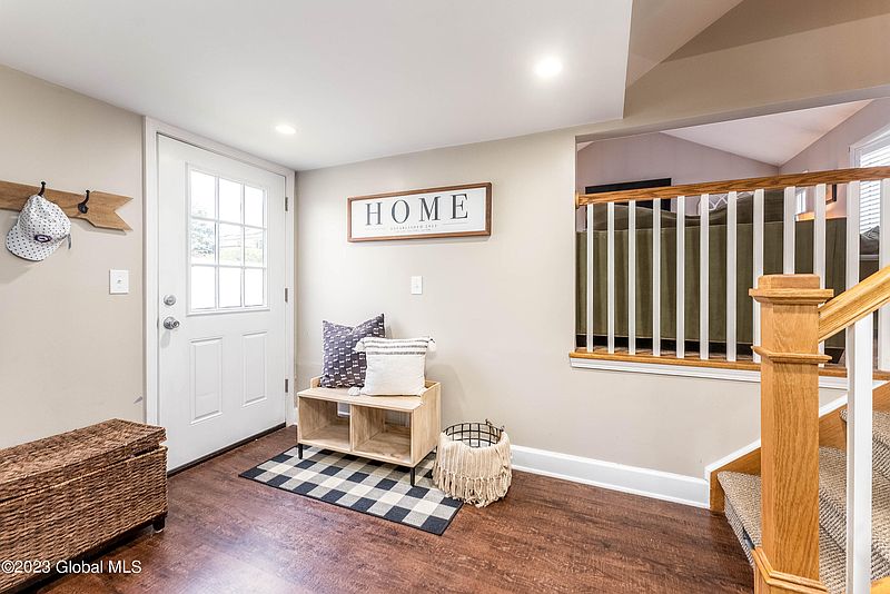 4th image of 9 Avery Avenue