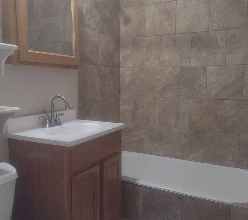 2nd image of 34-44 Bellah Pl #34