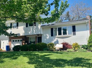 812 Meeker Rd, Union, NJ 07083