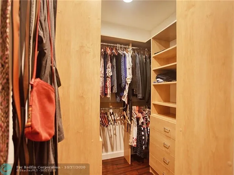 521 N Victoria Park Rd — Photo 10
