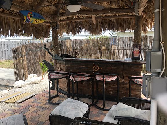 El Galeón Tiki Bar