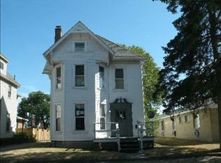 215 W Hendricks St, Shelbyville, IN 46176
