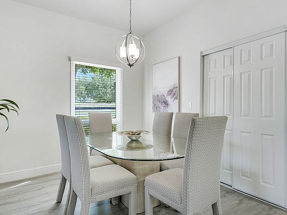5th image of 7860 Seville Place #2203