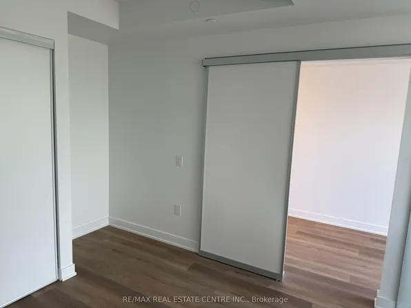 3009 Novar Rd E #324, Mississauga, ON L5B 1S4