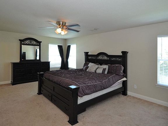5th image of 4811 Mill Creek Dr
