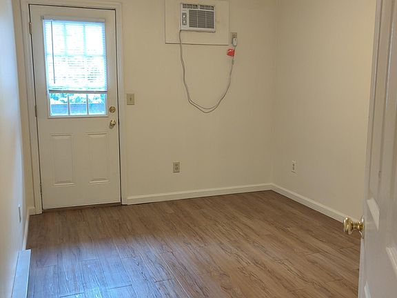 5th image of 242 Arlington Ave #1