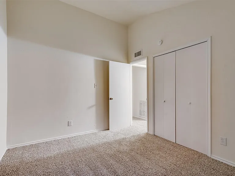 Sunflower Dr — Photo 13