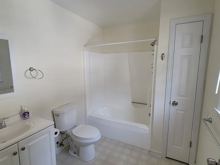 8 William St #2 — Photo 11