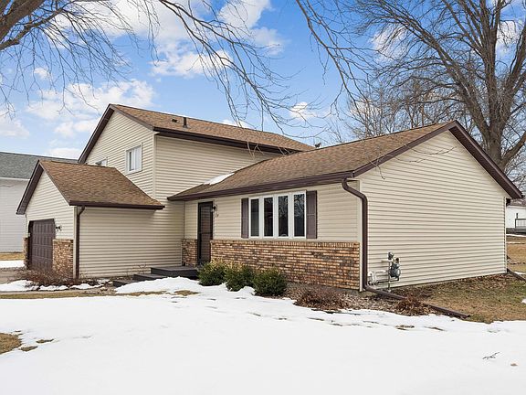 2nd image of 114 Parkgate Rd