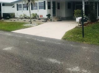 924 Freeport W, Venice, FL 34285