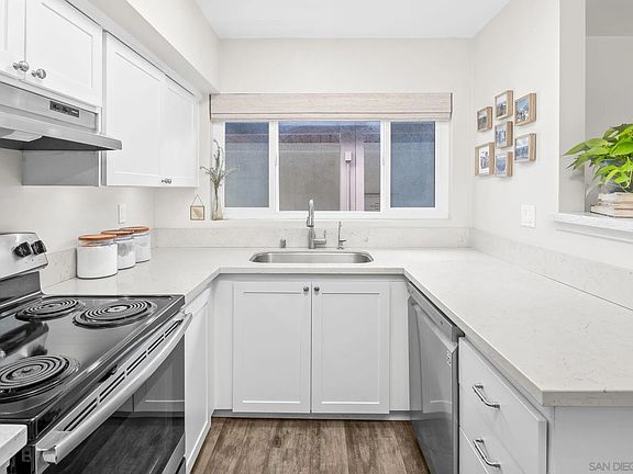 3rd image of 2600 Torrey Pines Rd APT A32