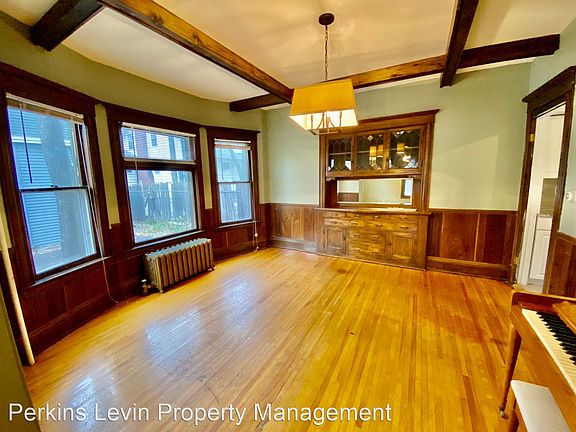 4th image of 612 32nd St W