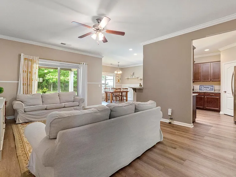 2243 Turnbury Ln — Photo 5