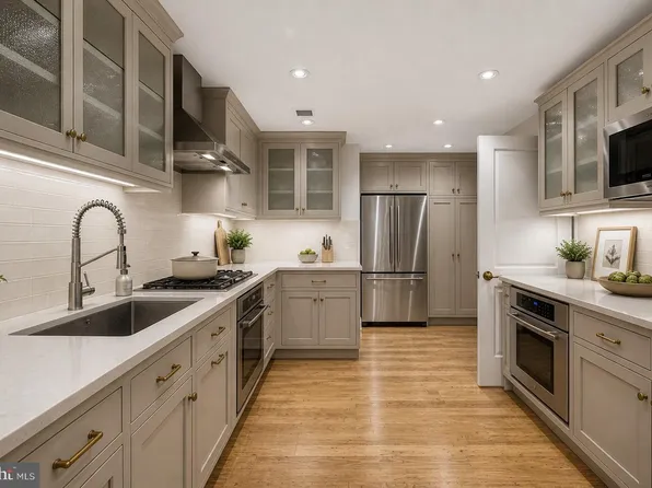 4100 Cathedral Ave NW #615, Washington, DC 20016
