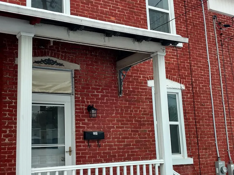 231 N Walborn Ave — Photo 2