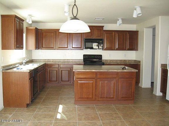 3rd image of 28087 N Limestone Ln
