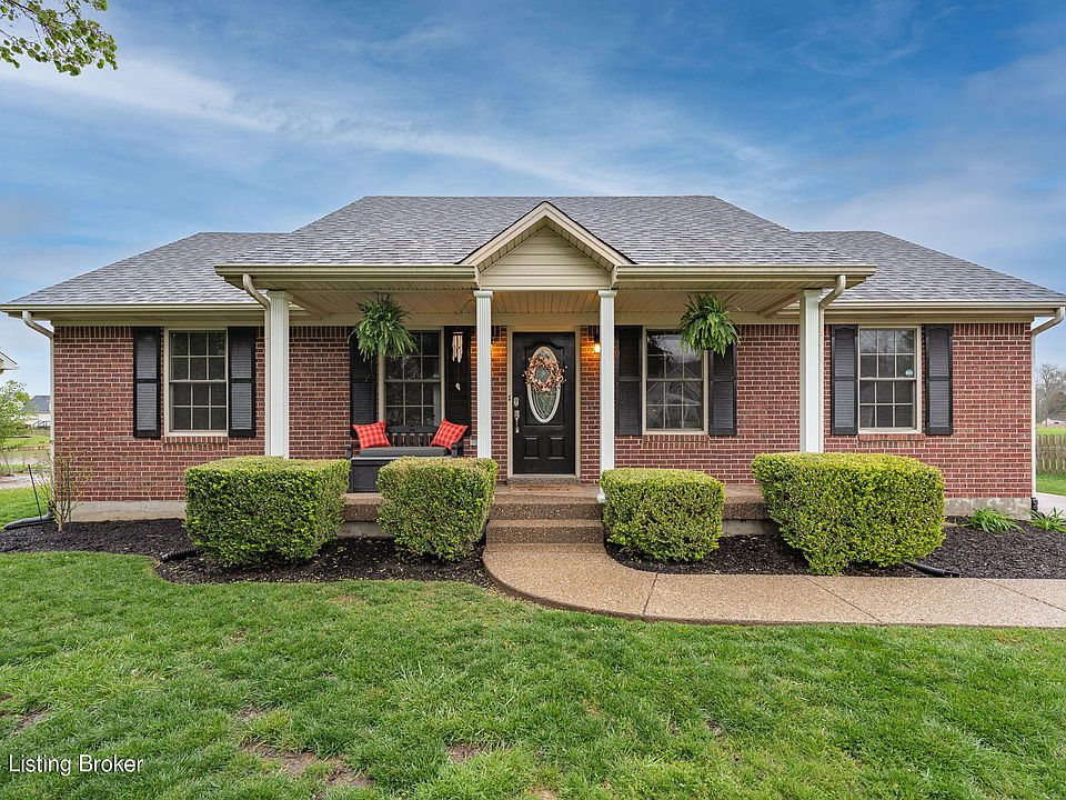 1st image of 266 Lakes Edge Dr