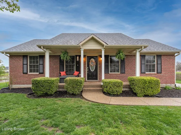 266 Lakes Edge Dr, Shepherdsville, KY 40165