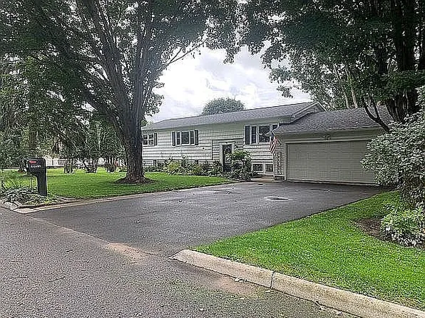 1 Rushton Dr, Canton, NY 13617
