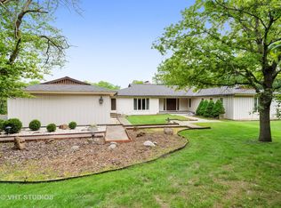 1264 Winwood Dr, Lake Forest, IL
