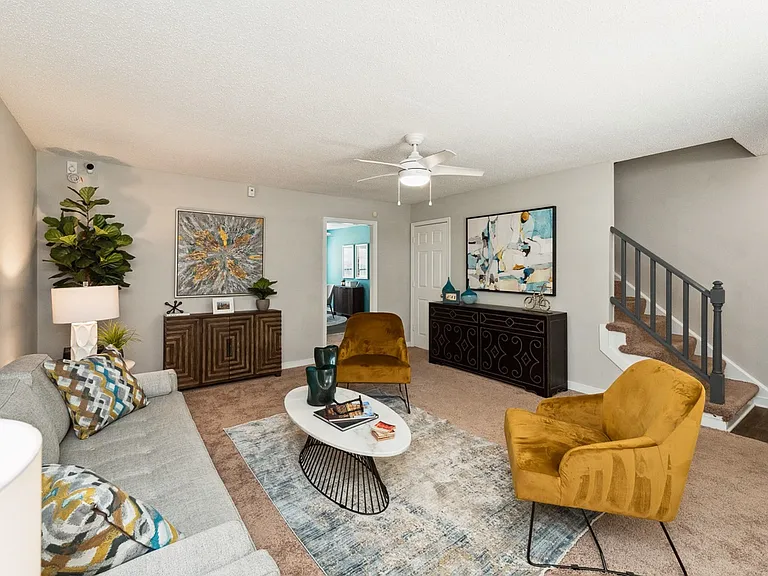 Hyde Park Townhomes — Photo 15