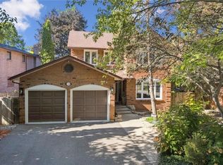 1194 Queen Victoria Ave, Mississauga, ON L5H3H3