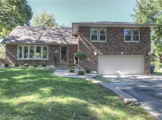 8212 Roe Ave, Prairie Village, KS 66208