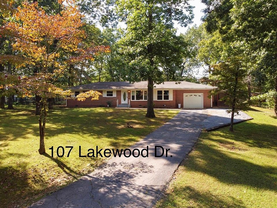 Front view of 107 Lakewood Drive