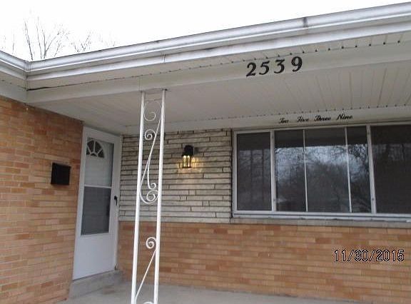2nd image of 2539 Baywood St