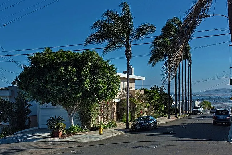 2 bed, 1856 sqft, $6,000 — Photo 3