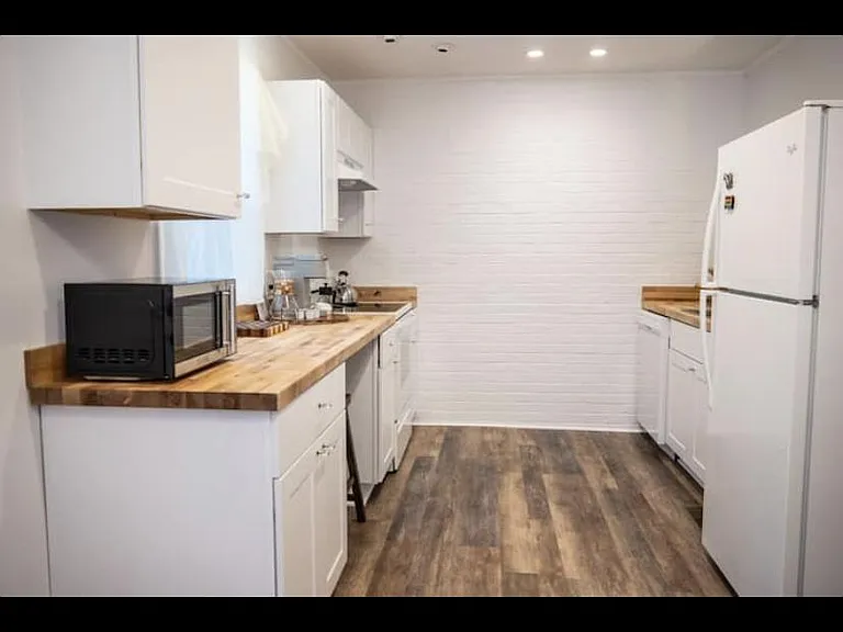 215 W Avondale Dr — Photo 9