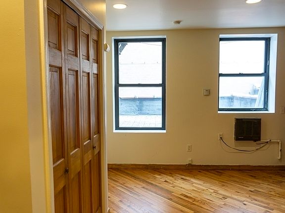 3rd image of 120 Orchard St #1D