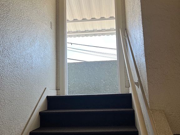 3rd image of 616 N Parkman Ave #616
